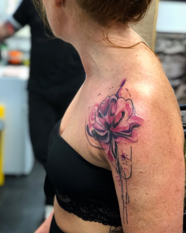 tattoo femenino para el hombro 103