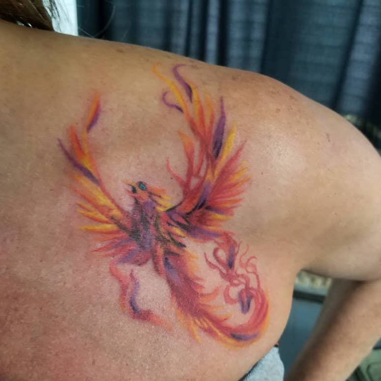 tattoo femenino para el hombro 13