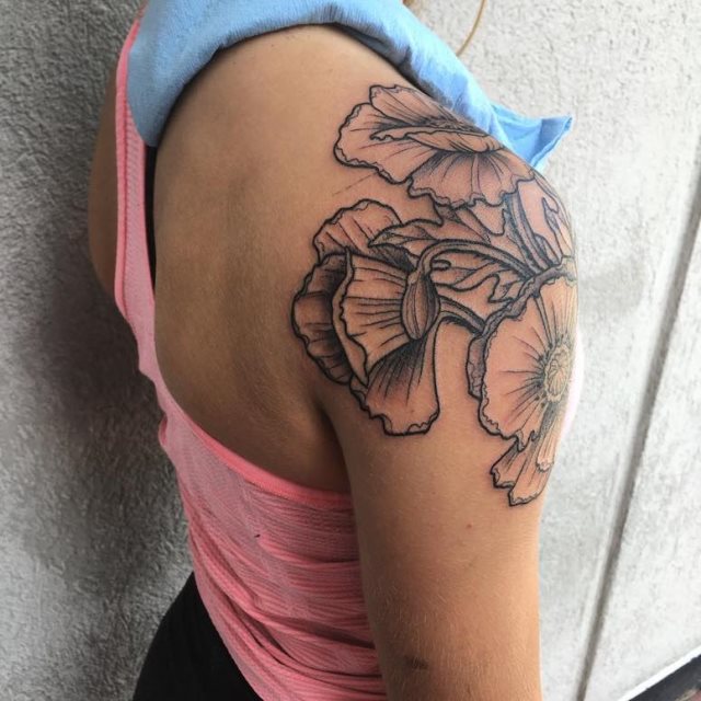tattoo femenino para el hombro 131
