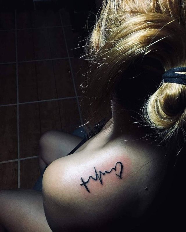 tattoo femenino para el hombro 156