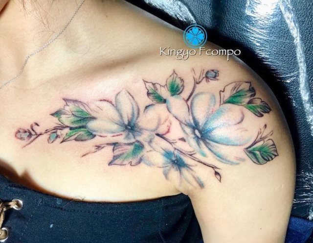 tattoo femenino para el hombro 184