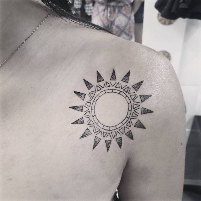 tattoo femenino para el hombro 212