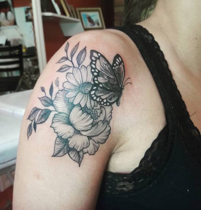 tattoo femenino para el hombro 22