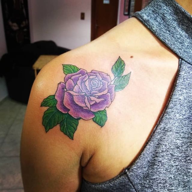 tattoo femenino para el hombro 23