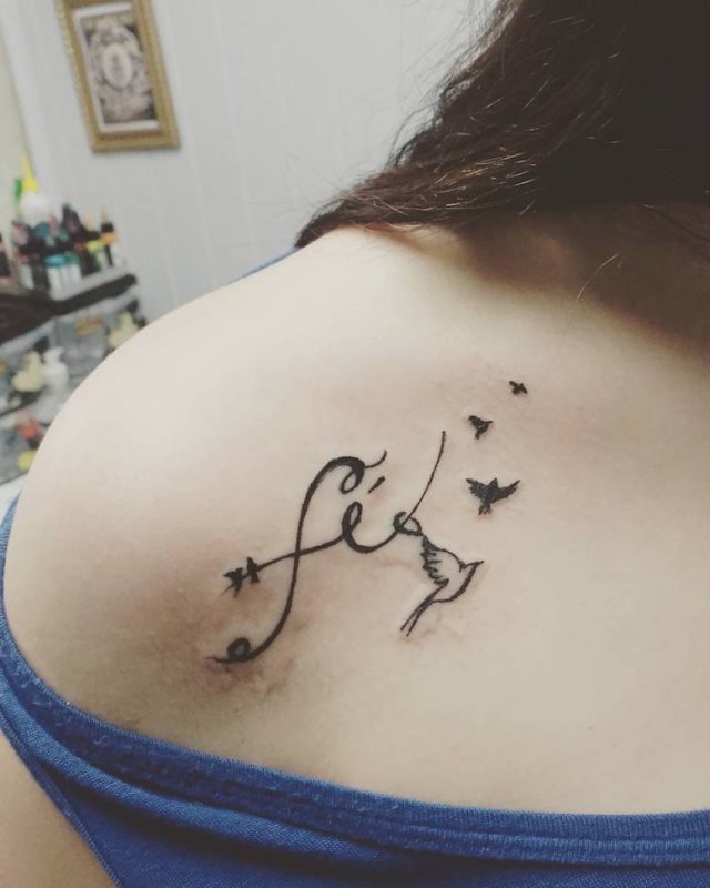 tattoo femenino para el hombro 31