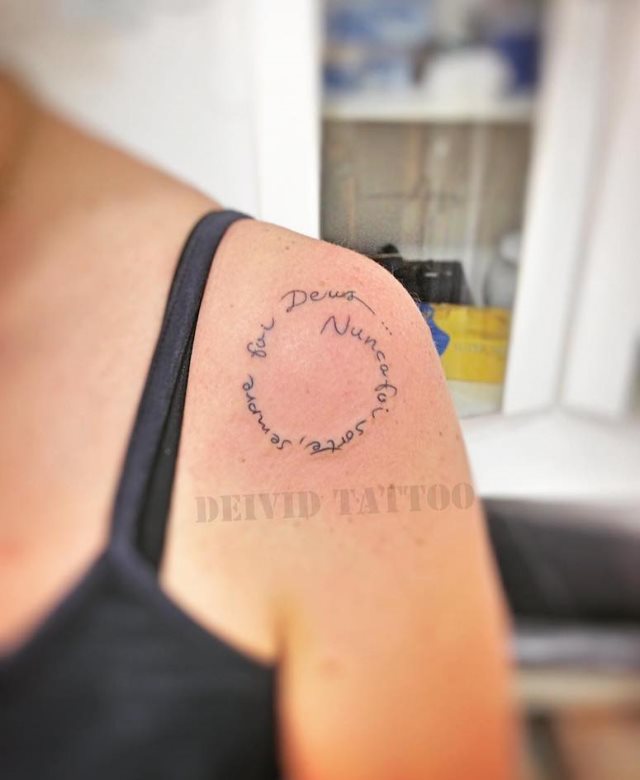 tattoo femenino para el hombro 52