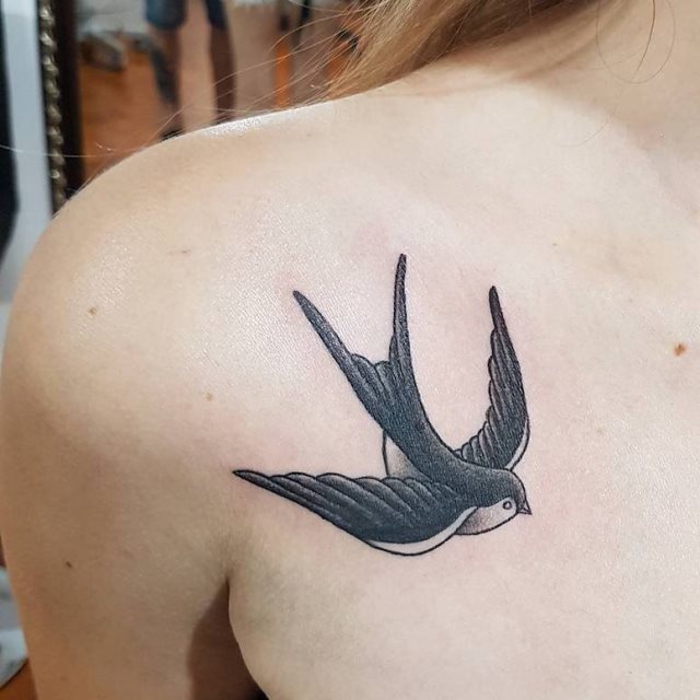 tattoo femenino para el hombro 58