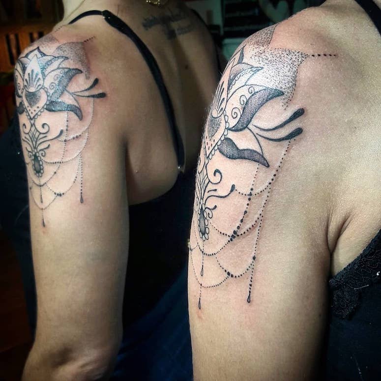 tattoo femenino para el hombro 69