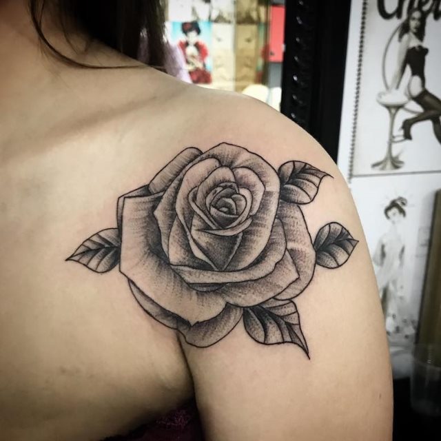 tattoo femenino para el hombro 78