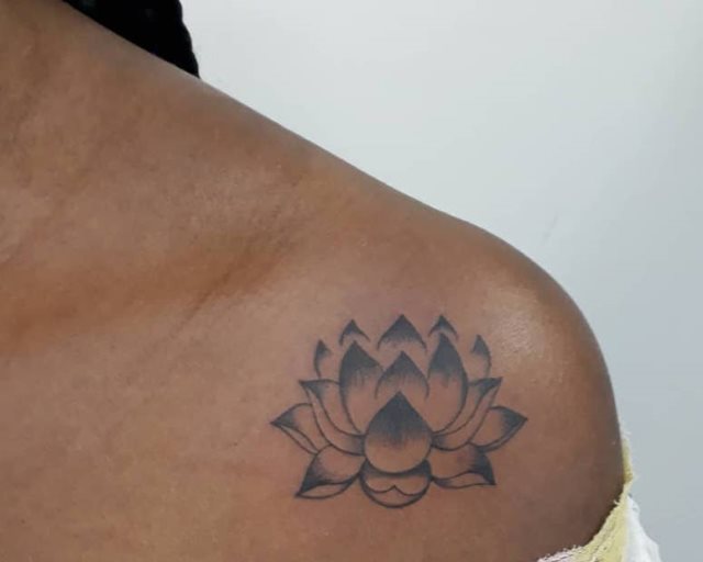 tattoo femenino para el hombro 79