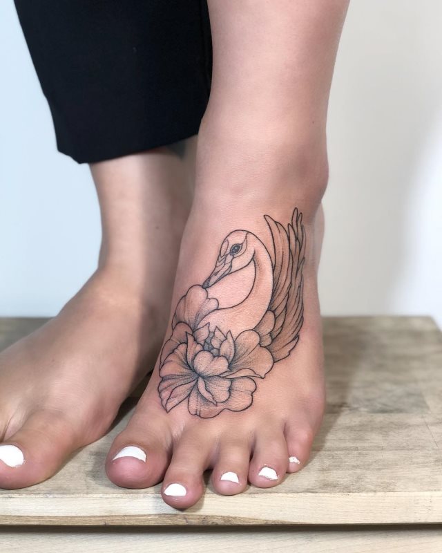 tattoo femenino para el pie 100
