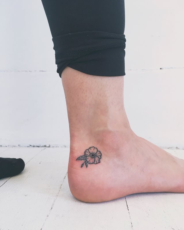 tattoo femenino para el pie 21