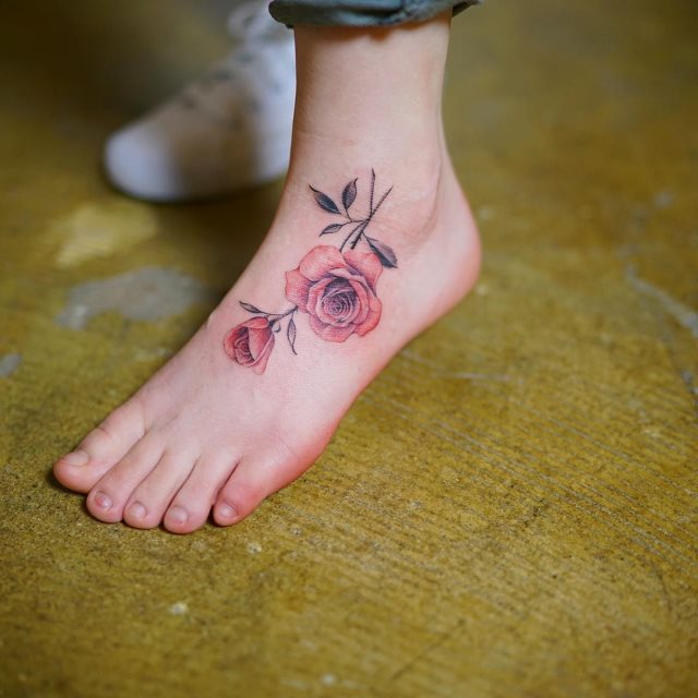 tattoo femenino para el pie 26