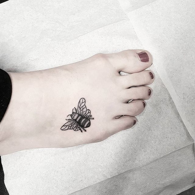 tattoo femenino para el pie 30