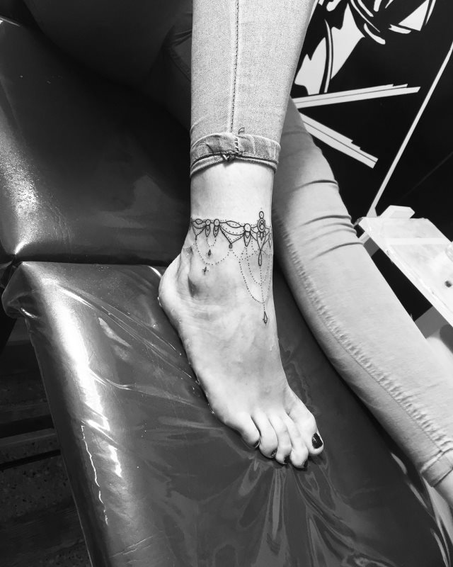 tattoo femenino para el pie 37