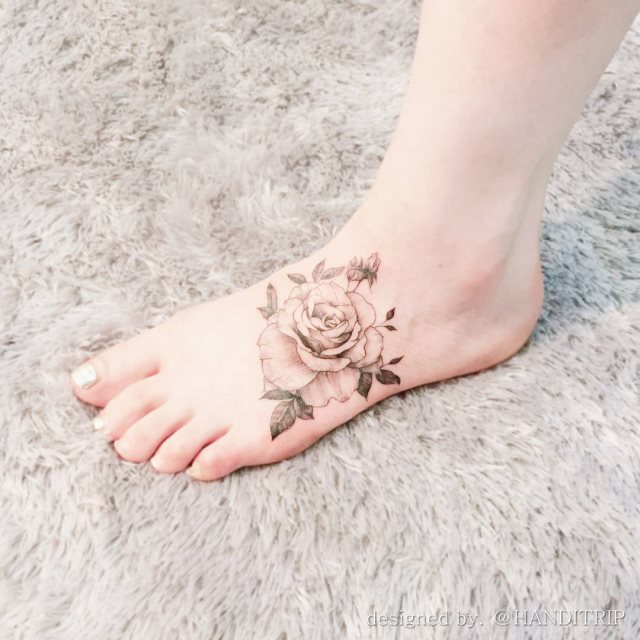 tattoo femenino para el pie 40