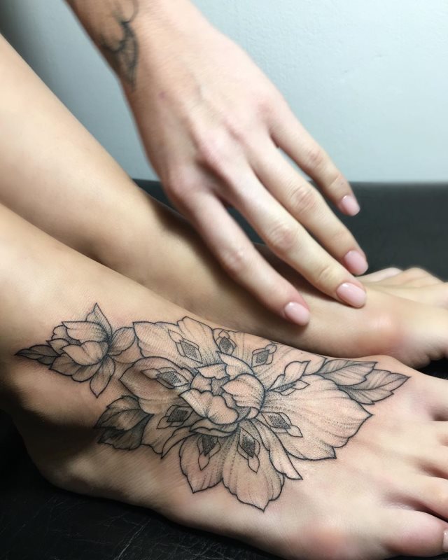 tattoo femenino para el pie 44