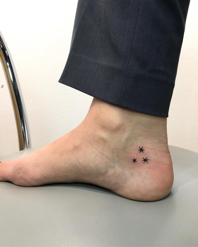 tattoo femenino para el pie 49
