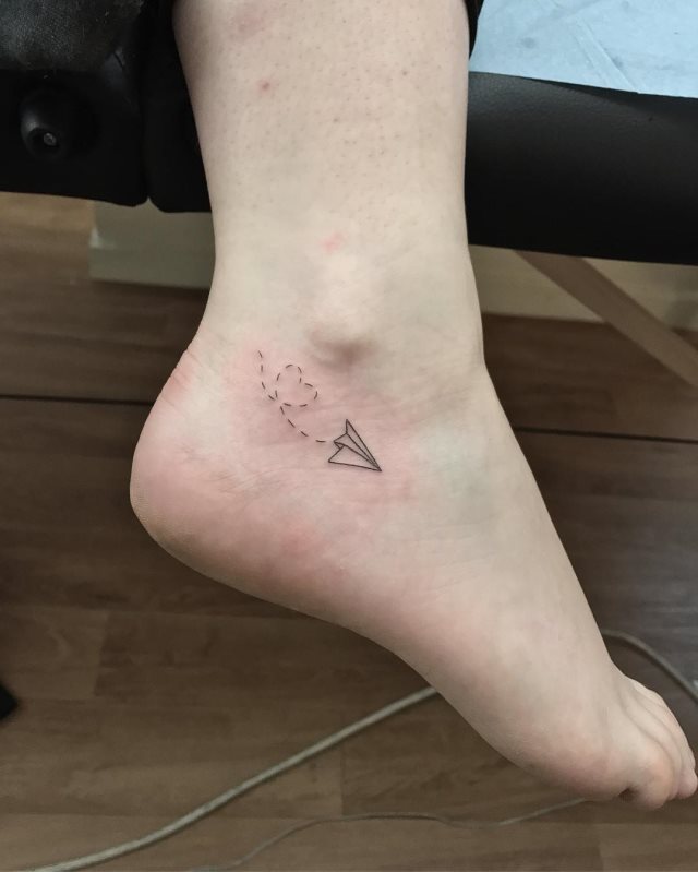 tattoo femenino para el pie 50