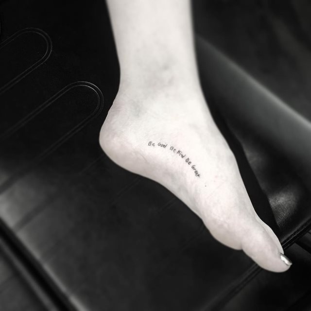 tattoo femenino para el pie 58