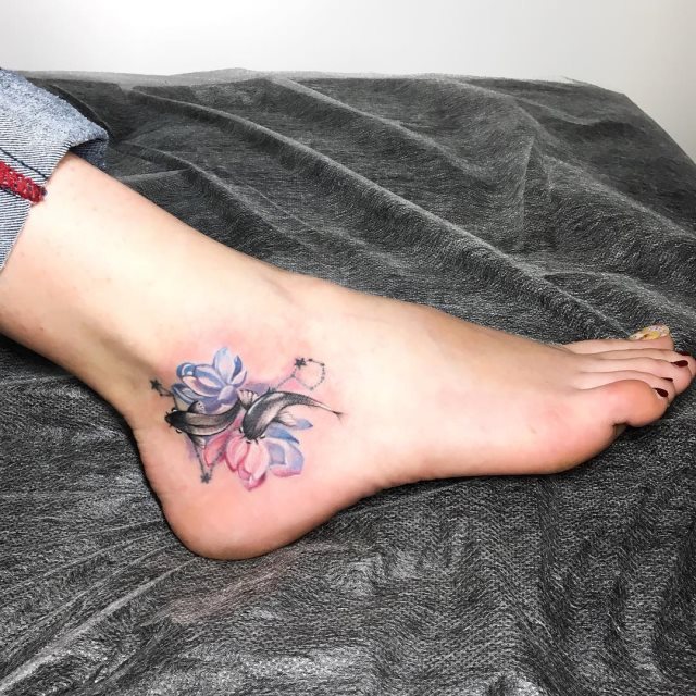 tattoo femenino para el pie 61