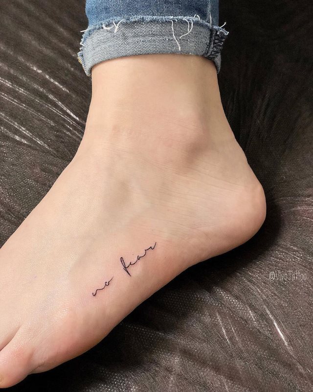 tattoo femenino para el pie 63