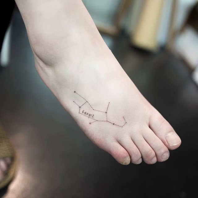 tattoo femenino para el pie 73