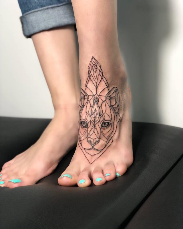 tattoo femenino para el pie 85