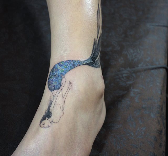 tattoo femenino para el pie 88