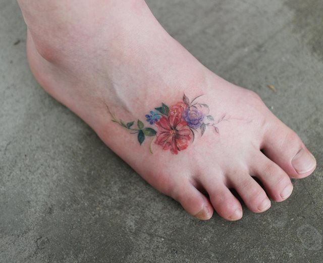 tattoo femenino para el pie 89