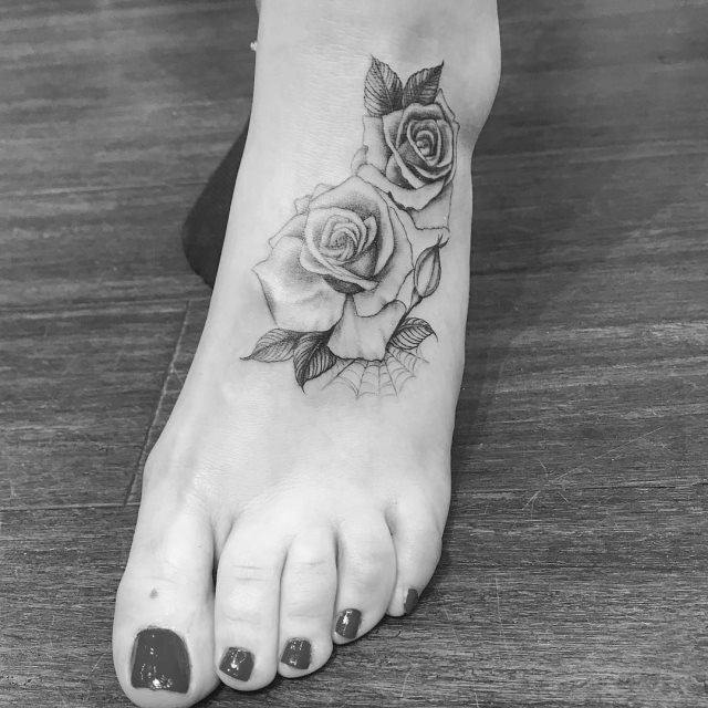 tattoo femenino para el pie 91