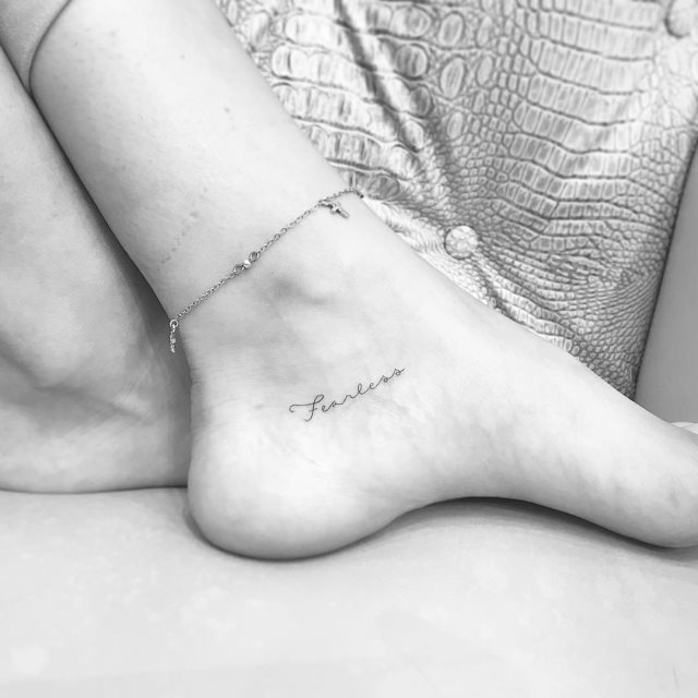 tattoo femenino para el pie 93