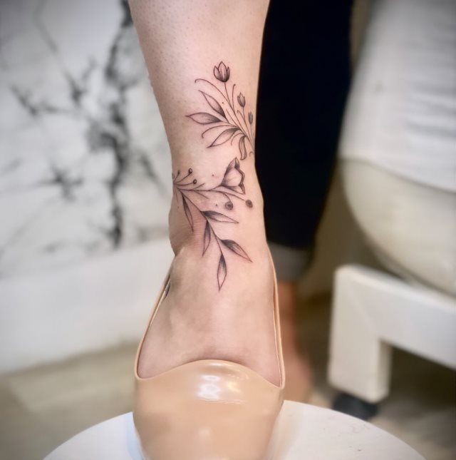 tattoo femenino para el tobillo 02