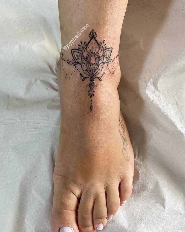 tattoo femenino para el tobillo 06