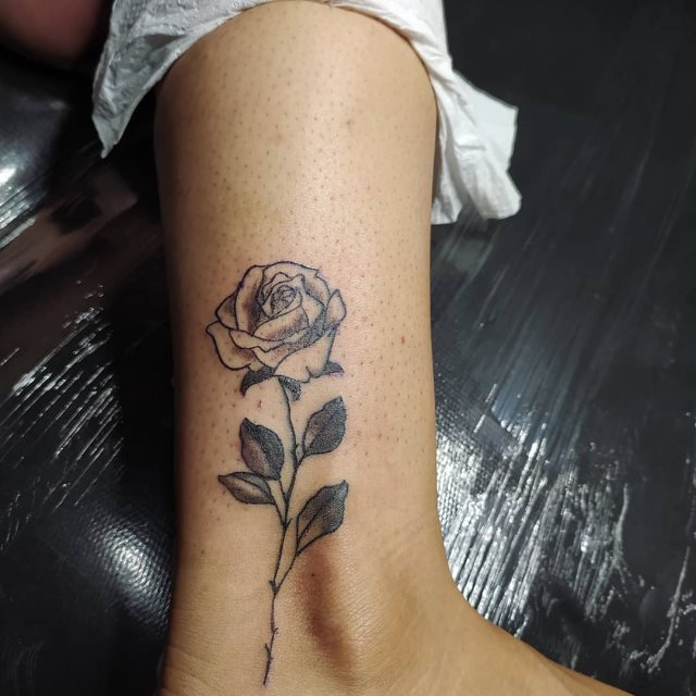 tattoo femenino para el tobillo 11