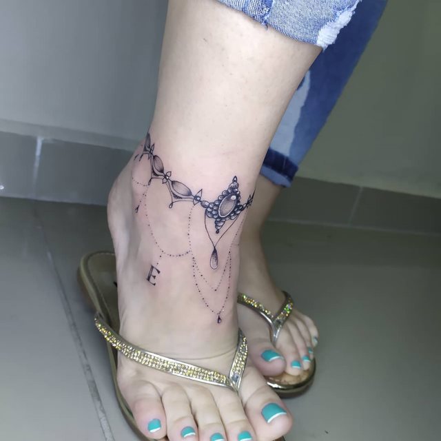 tattoo femenino para el tobillo 15
