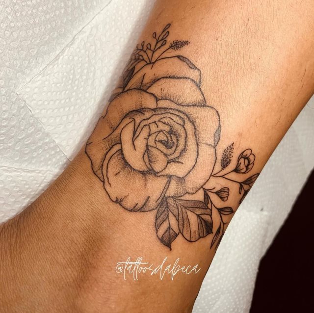 tattoo femenino para el tobillo 16