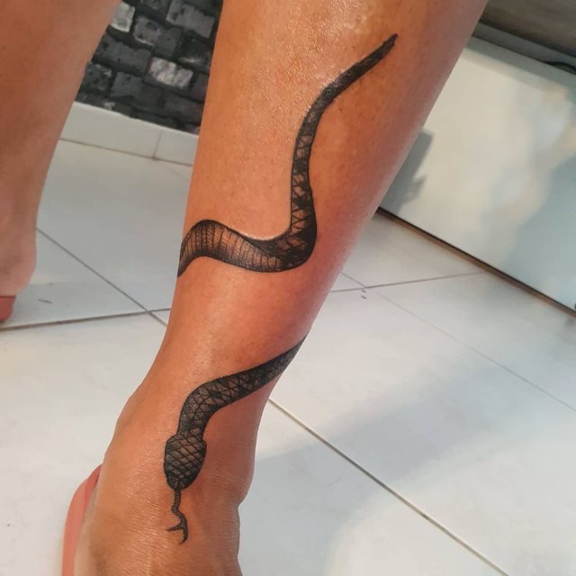 tattoo femenino para el tobillo 18