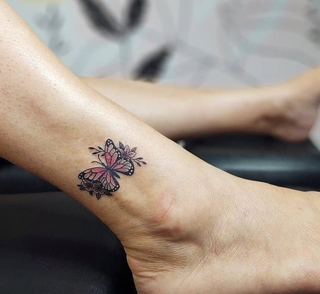 tattoo femenino para el tobillo 20