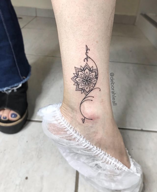 tattoo femenino para el tobillo 25