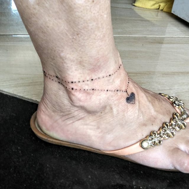 tattoo femenino para el tobillo 26