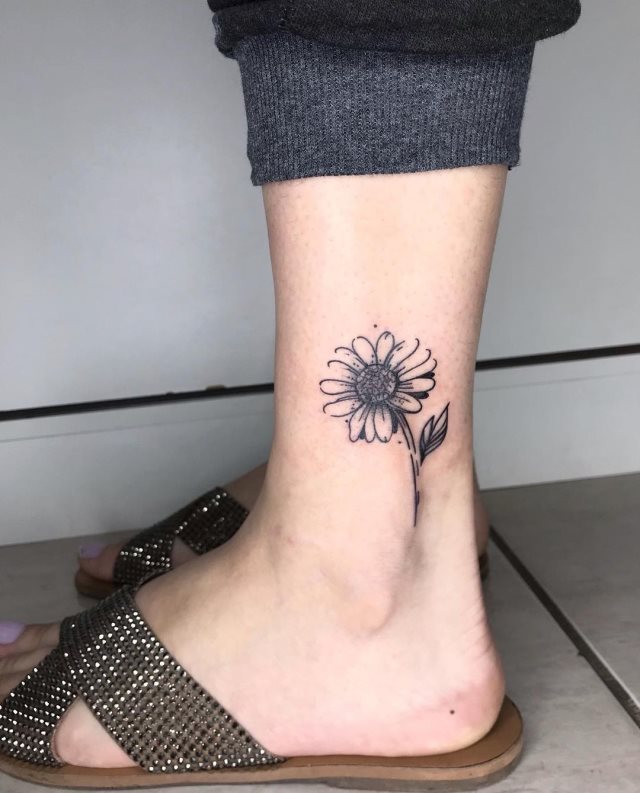 tattoo femenino para el tobillo 47