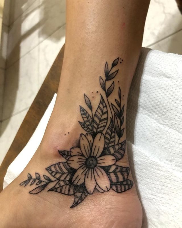 tattoo femenino para el tobillo 48