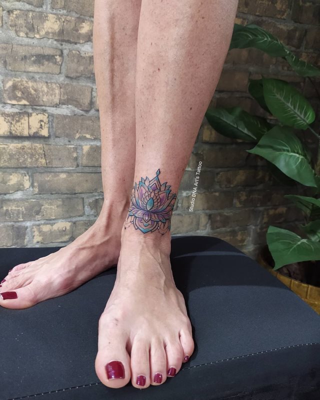 tattoo femenino para el tobillo 52