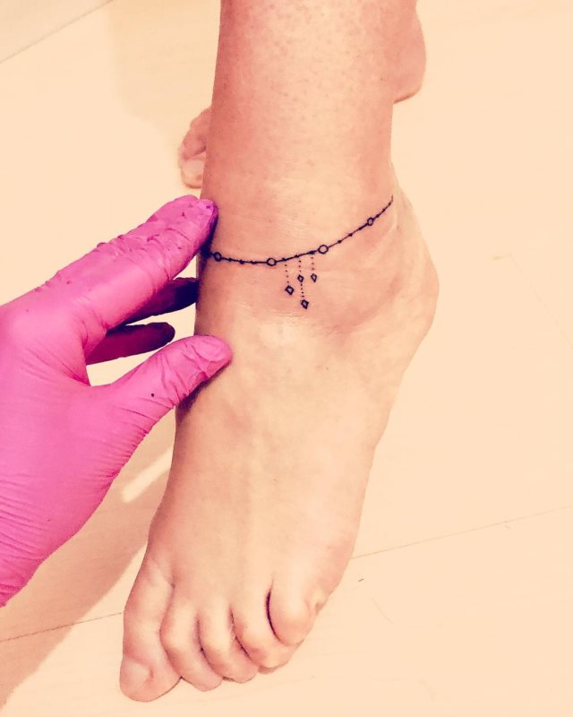 tattoo femenino para el tobillo 53