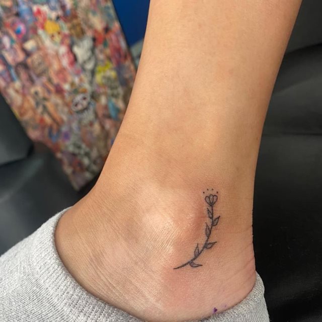 tattoo femenino para el tobillo 59