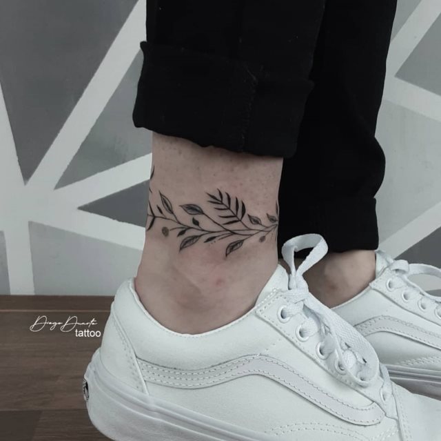 tattoo femenino para el tobillo 60