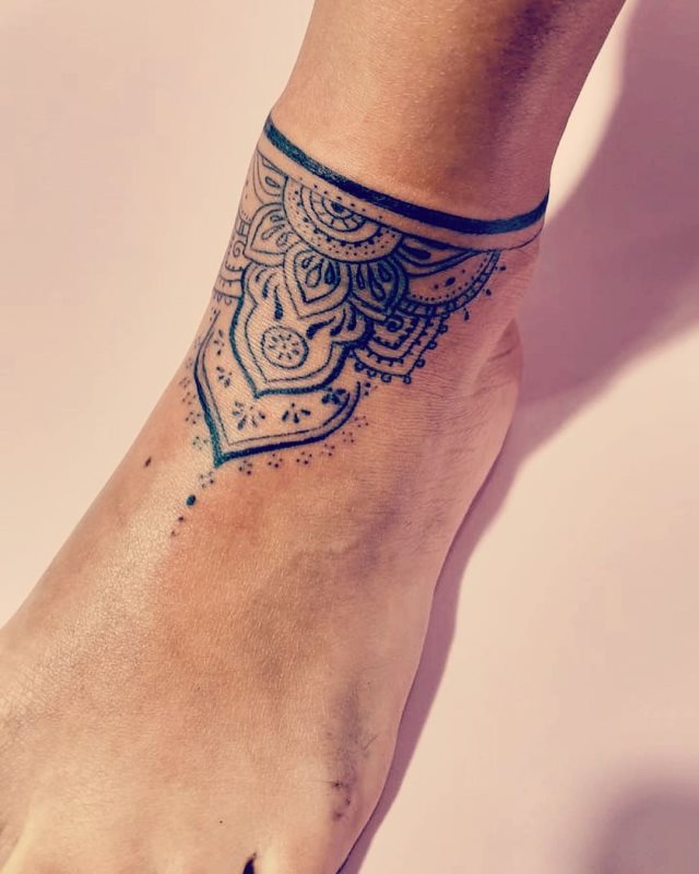 tattoo femenino para el tobillo 67