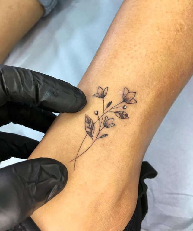 tattoo femenino para el tobillo 70