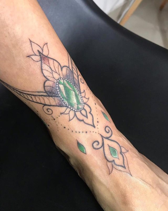 tattoo femenino para el tobillo 88